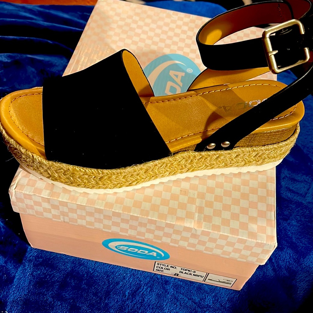 New in box soda brand black espadrilles size 8